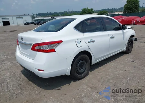 2015 Nissan Sentra S z USA, uszkodzony, nr VIN 3N1AB7AP9FY313858